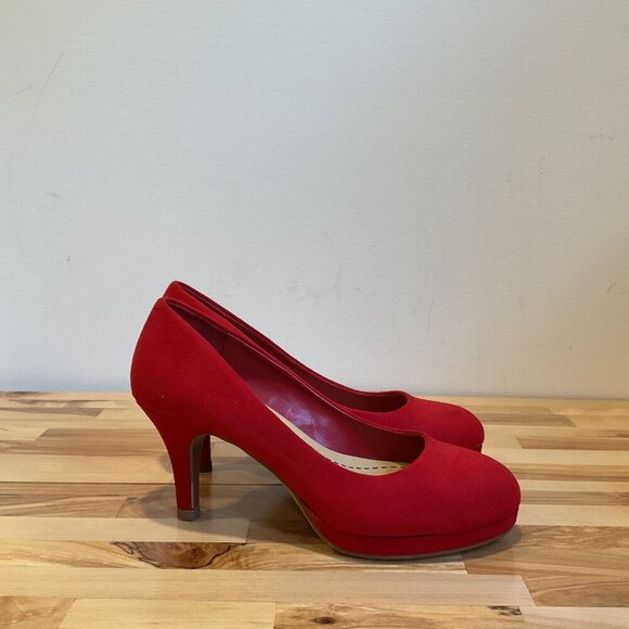 City Classified Comfort Red Suede Platform Heels Size 5 - Picture 3 of 13